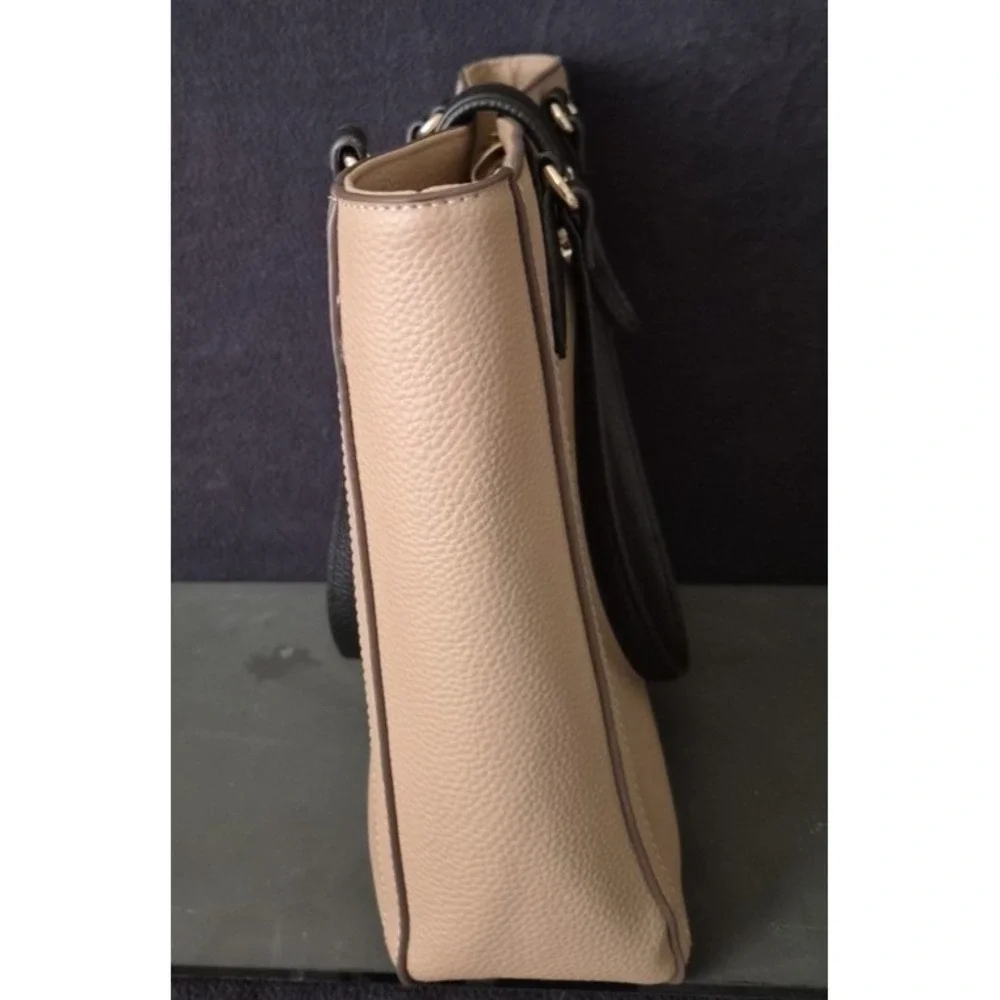 NWOT Anne Klein Handbag with‎ Keychain and Eyeglass case